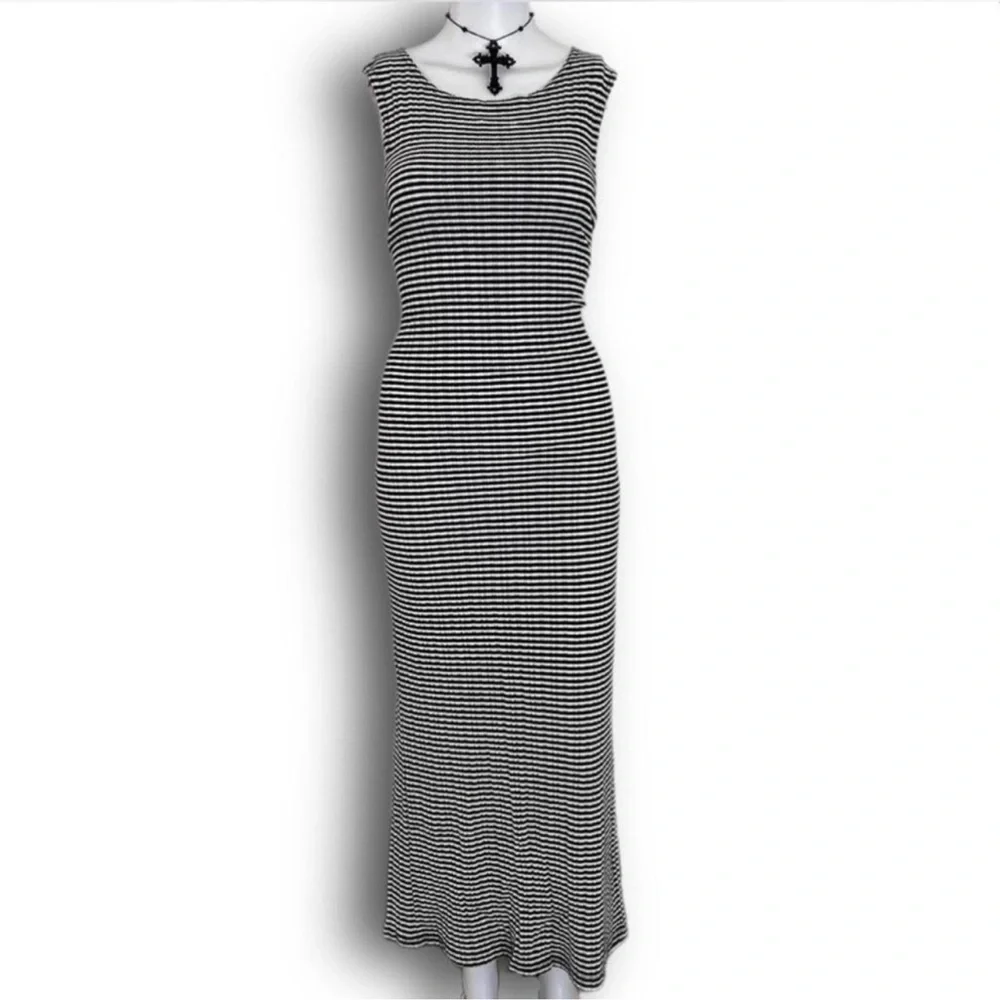 BYER TOO! Dress - Chic Black and White Striped Maxi Body Dress 90s - Picture 1 of 7